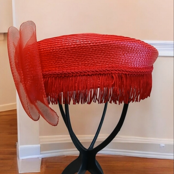 Vintage Woman’s Red Rose Cocktail Fascinator Pillbox Hat Millinery Netting Bow - Picture 2 of 11